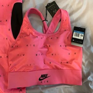 Brand New Authentic Nike Women’s Workout Set